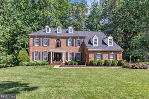 8 Falling Water Ct, Reisterstown, MD 21136