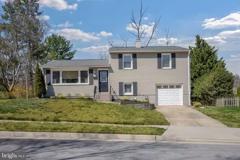 6 Pickett Rd, Lutherville Timonium, MD 21093