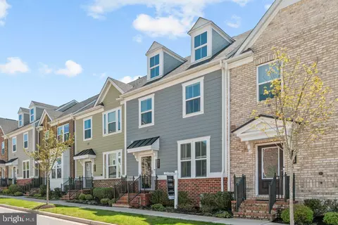 6247 Islington St, Middle River, MD 21220