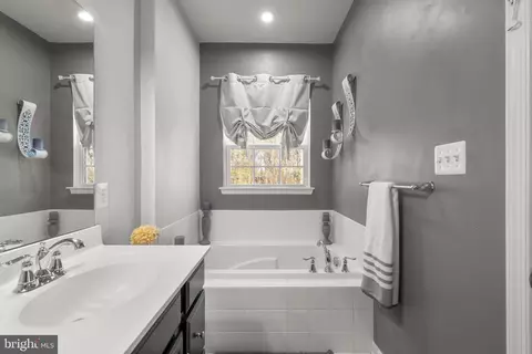 Bath - 1849 Wind Gate Rd, Halethorpe, MD 21227 photo 1 of 3