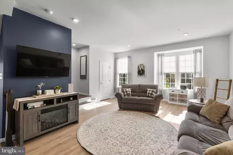 Entry Way - 1849 Wind Gate Rd, Halethorpe, MD 21227 photo 2 of 18