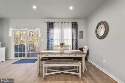 Entry Way - 1849 Wind Gate Rd, Halethorpe, MD 21227 photo 12 of 18