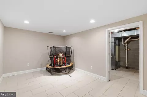 Entry Way - 12 Redding Ct, Nottingham, MD 21236 photo 3 of 4