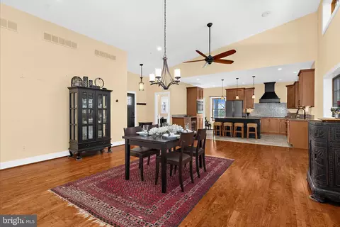 Dining - 3413 Mount Zion Rd, Upperco, MD 21155 photo 3 of 5