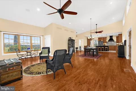 Living - 3413 Mount Zion Rd, Upperco, MD 21155 photo 2 of 6