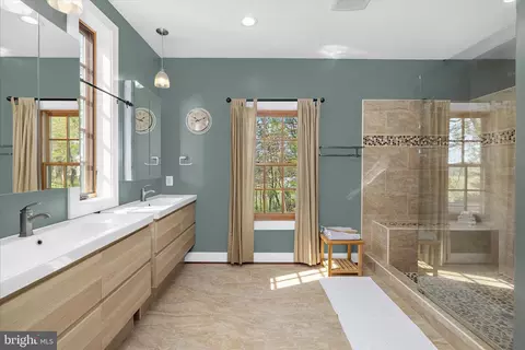 Bath - 3413 Mount Zion Rd, Upperco, MD 21155 photo 2 of 7