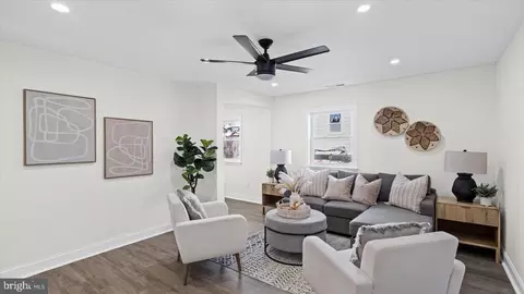 4 Blister St, Middle River, MD 21220