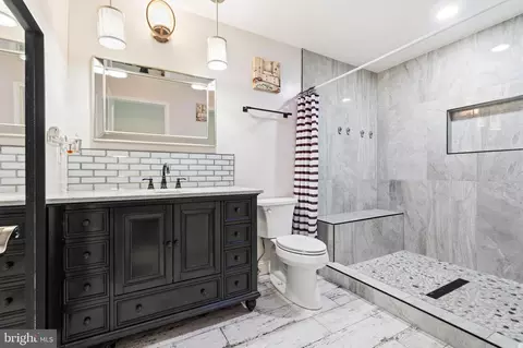 Bath - 552 48th St, Baltimore, MD 21224 photo 1 of 3