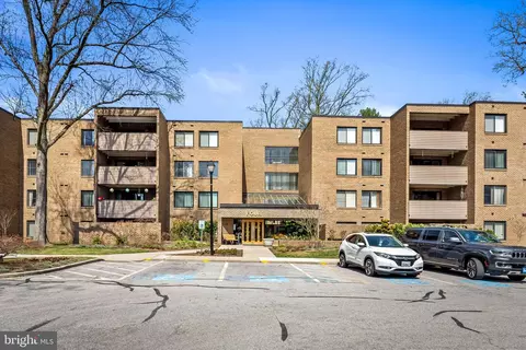 4 Candlemaker Ct #306, Pikesville, MD 21208