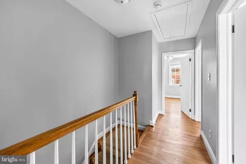 Entry Way - 7049 Heathfield Rd, Baltimore, MD 21212 photo 2 of 3