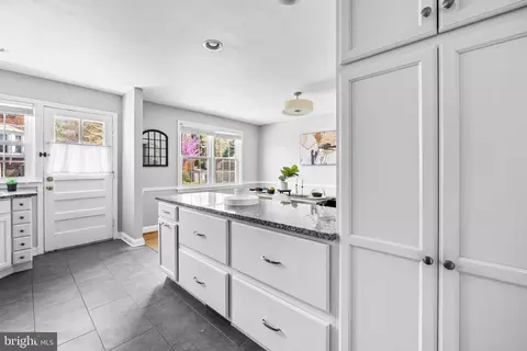 Kitchen - 7049 Heathfield Rd, Baltimore, MD 21212 photo 2 of 4