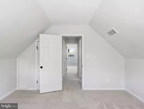 Entry Way - 19 W Elm Ave, Baltimore, MD 21206 photo 5 of 5