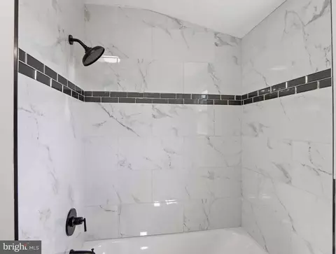Bath - 19 W Elm Ave, Baltimore, MD 21206 photo 3 of 5