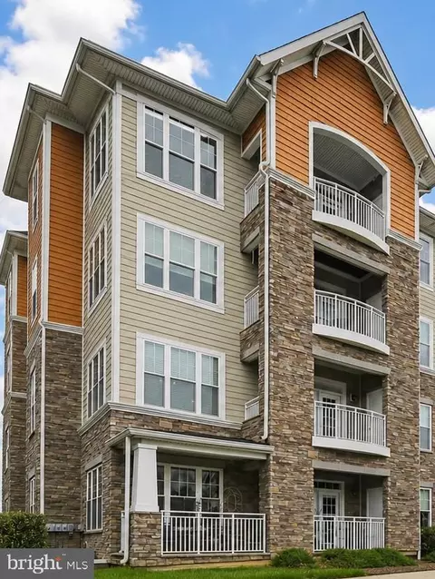 11 Clay Lodge Ln #101, Catonsville, MD 21228