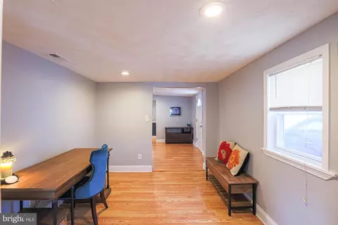 Entry Way - 2519 Sycamore Ave, Sparrows Point, MD 21219 photo 6 of 7
