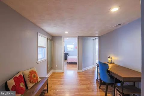 Entry Way - 2519 Sycamore Ave, Sparrows Point, MD 21219 photo 4 of 7