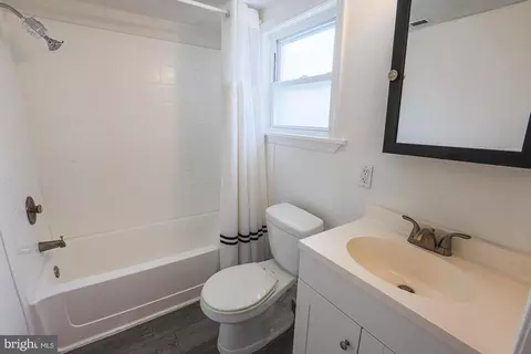 Bath - 2519 Sycamore Ave, Sparrows Point, MD 21219 photo 1 of 1