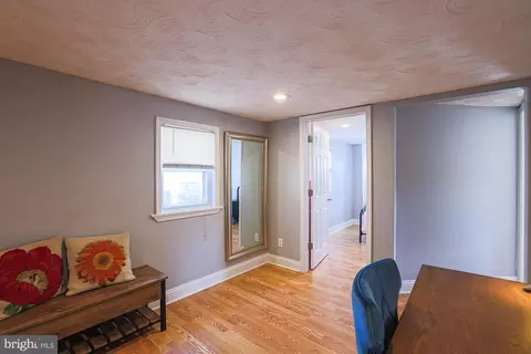Entry Way - 2519 Sycamore Ave, Sparrows Point, MD 21219 photo 5 of 7