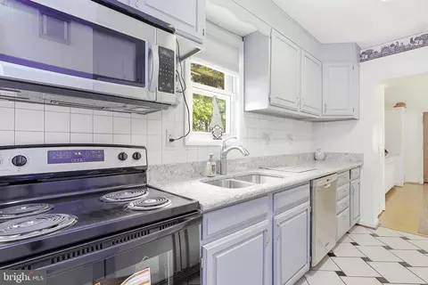 Kitchen - 2426 Plainfield Rd, Dundalk, MD 21222 photo 1 of 4
