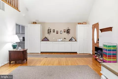 Entry Way - 2426 Plainfield Rd, Dundalk, MD 21222 photo 2 of 4