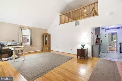Entry Way - 2426 Plainfield Rd, Dundalk, MD 21222 photo 4 of 4
