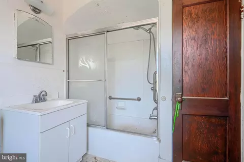 Bath - 4321 Annapolis Rd, Baltimore, MD 21227 photo 3 of 3