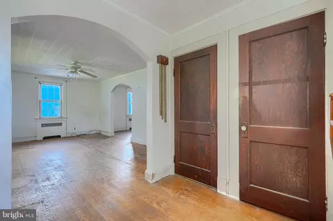 Entry Way - 4321 Annapolis Rd, Baltimore, MD 21227 photo 1 of 2