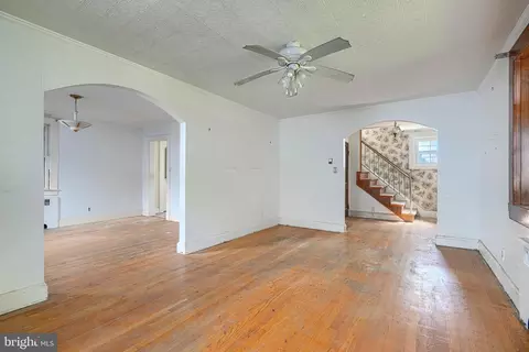 Living - 4321 Annapolis Rd, Baltimore, MD 21227 photo 2 of 4
