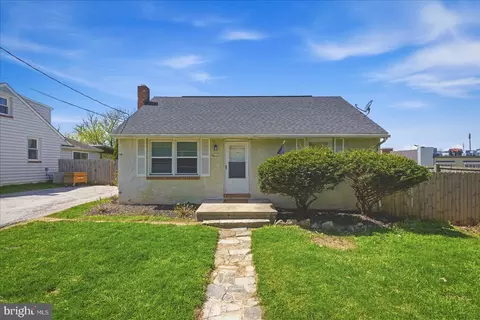 9804 Monroe St, Cockeysville, MD 21030