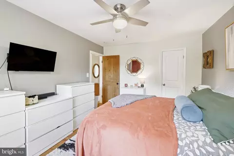 Bedroom - 214 Overbrook Rd, Baltimore, MD 21212 photo 2 of 4
