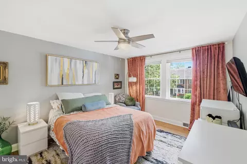 Bedroom - 214 Overbrook Rd, Baltimore, MD 21212 photo 1 of 4