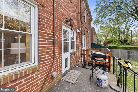 Exterior - 214 Overbrook Rd, Baltimore, MD 21212 photo 2 of 6