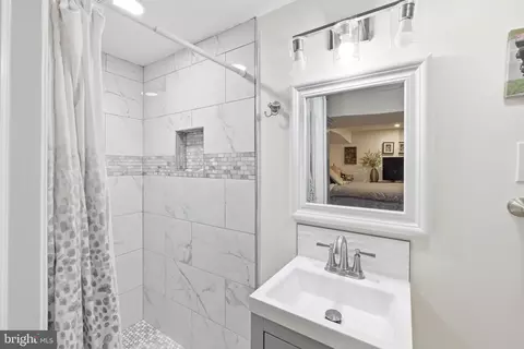 Bath - 214 Overbrook Rd, Baltimore, MD 21212 photo 2 of 2
