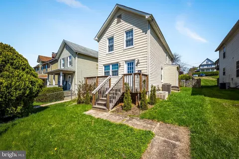 Exterior - 6045 Falls Rd, Baltimore, MD 21209 photo 8 of 9