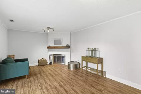 Living - 33 Hickory Nut Ct, Nottingham, MD 21236 photo 4 of 5