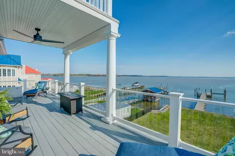 Exterior - 2811 Bay Dr, Sparrows Point, MD 21219 photo 4 of 8