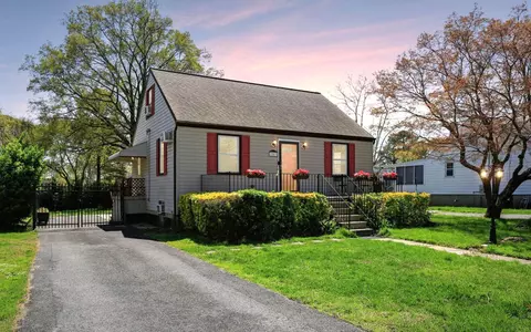 2203 Middleborough Rd, Essex, MD 21221