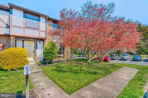 2 Romanoff Ct, Parkville, MD 21234