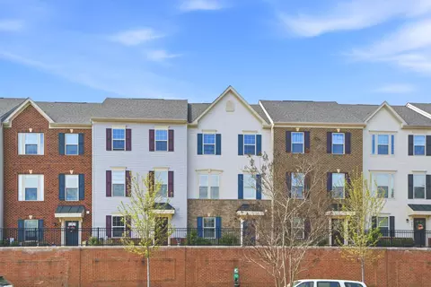 806 Foxleigh Way, Middle River, MD 21220