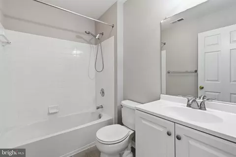 Bath - 4204 Maple Path Cir #32, Nottingham, MD 21236 photo 1 of 1