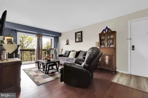 1 Summit Hill Ct #B-2, Catonsville, MD 21228