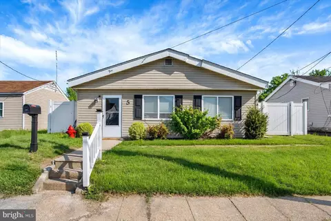 5 Gumwood Dr, Middle River, MD 21220