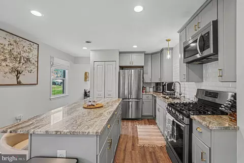 Entry Way - 4502 Linden Ave, Halethorpe, MD 21227 photo 2 of 3