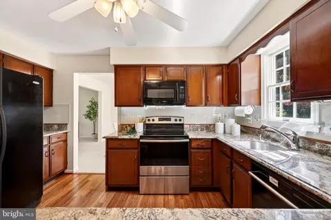 Kitchen - 3805 Duddington Way, Phoenix, MD 21131 photo 4 of 4