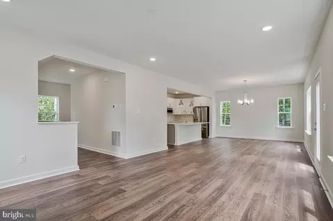 Living - 721 Nollmeyer Rd, Middle River, MD 21220 photo 2 of 3