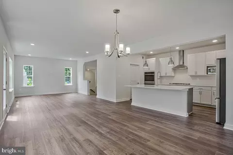 Living - 721 Nollmeyer Rd, Middle River, MD 21220 photo 3 of 3