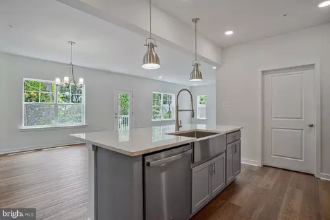 Entry Way - 721 Nollmeyer Rd, Middle River, MD 21220 photo 6 of 11