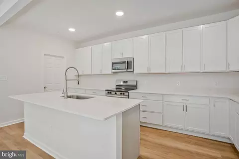 Kitchen - 723 Nollmeyer Rd, Middle River, MD 21220 photo 2 of 2
