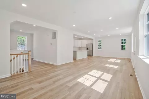 Living - 725 Nollmeyer Rd, Middle River, MD 21220 photo 3 of 3