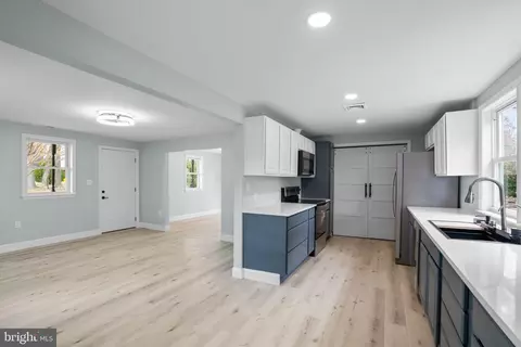 Entry Way - 2636 Haddaway, Sparrows Point, MD 21219 photo 5 of 11